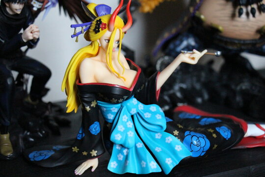figurine from one piece, manga