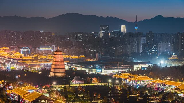 Day to Night Time-lapse of Giant Wild Goose Pagoda & Qinling Mountains in Xi&rsquo;an, China