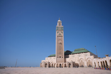 Fototapeta premium Hassan ii mosque minaret in casablanca, morocco