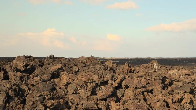  A.D. 1800-1801 Pahoehoe Lava flows, Alkalic basalt（Hualalai Volcanics）from Hualālai (Shield volcano). Entrance to Kekaha Kai State Beach, The Big Island (Hawaiʻi Island).