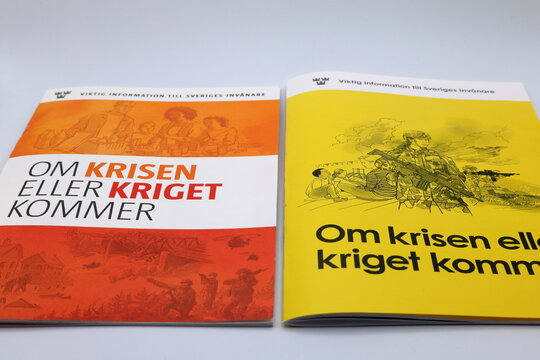 Important information to Swedes. If the crisis or war comes. Translated from Swedish. Different versions.