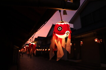 Naklejka premium 『 金魚ちょうちん 白壁の町並み 』 山口県柳井市観光