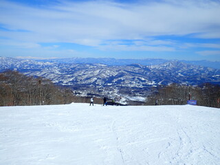 一面銀世界の真冬のゲレンデ