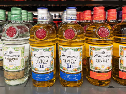 Non-Alcoholic Gin Varieties for a Sophisticated Experience