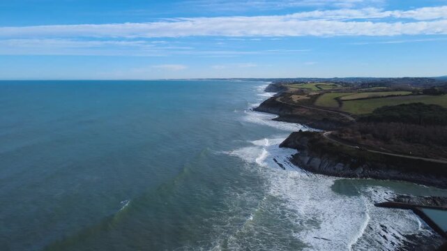 La route de la corniche basque dans le pays basque entre Saint jean de luz et Hendaye
