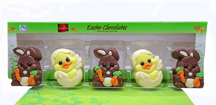 2 lapins et 2 poussins en chocolat de Favorina