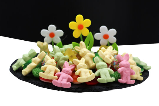 petits sujets en sucre pour les f&ecirc;tes pascales