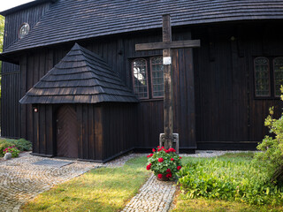 Kościół drewniany w Kadłubie koło Wielunia © kubikactive