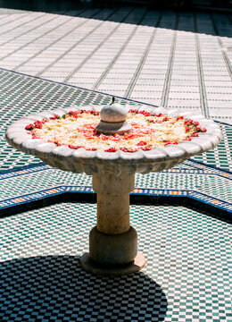 Bed of roses in a Moroccan water fountain