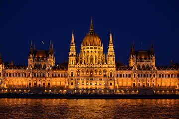 Obraz premium hungarian parliament building