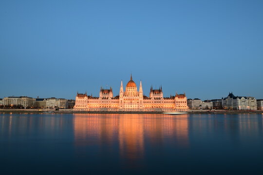 hungarian parliament building