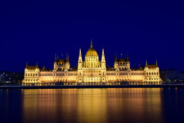 Fototapeta premium hungarian parliament building