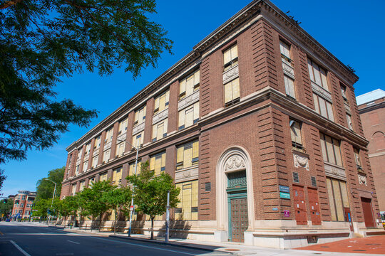 Metcalf Building in Rhode Island School of Design Museum RISD Museum of Art at 20 N Main Street in downtown Providence, Rhode Island RI, USA. 