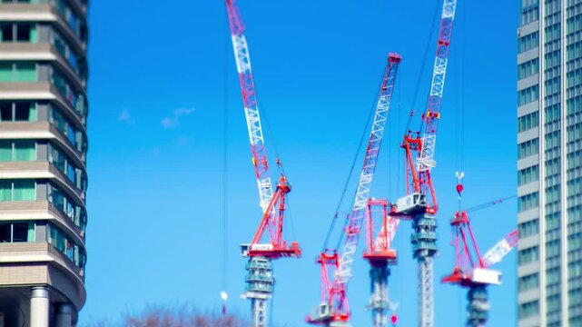 高層ビル 建築現場 タイムラプス　シフトレンズ片ボケアオリ　