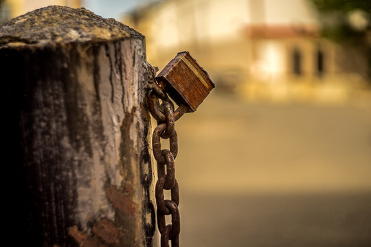rusty metal chain