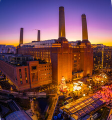 Naklejka premium Battersea Power Station Christmas lights at dusk, London River Thames UK
