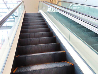 エスカレーター © 政徳 吉田
