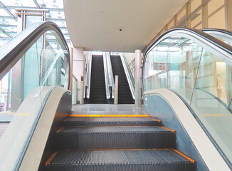 エスカレーター © 政徳 吉田