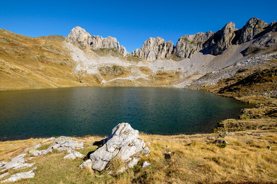 Ib&oacute;n de Acherito,  Pe&ntilde;a of the Ibon, 2130 mts and the peak of La Ralla, 2146 mts, Valley of Hecho, western valleys, Pyrenean mountain range, province of Huesca, Aragon, Spain