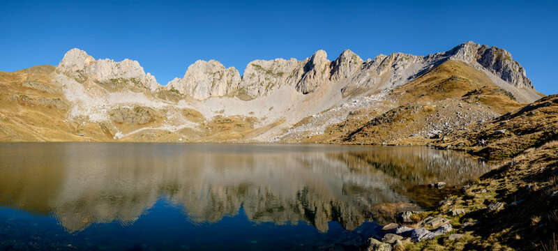 Ib&oacute;n de Acherito,  Pe&ntilde;a of the Ibon, 2130 mts and the peak of La Ralla, 2146 mts, Valley of Hecho, western valleys, Pyrenean mountain range, province of Huesca, Aragon, Spain