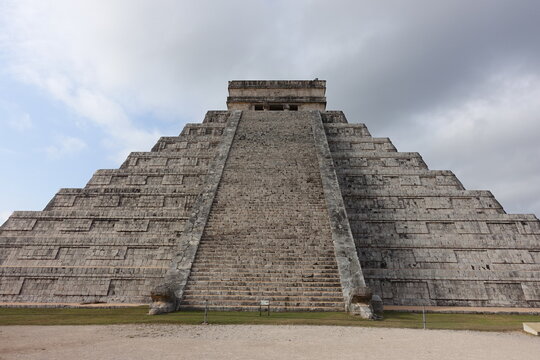 El Castillo or Temple of Kukulcan, Chichen Itza, Mexico