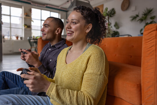 Friends Gaming, Capturing Joyful Moments