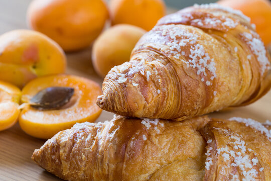 Cornetti dolci all'albicocca