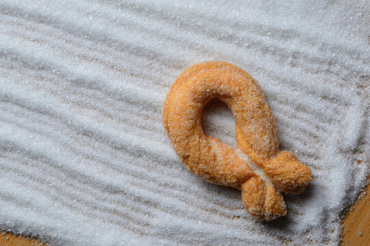 Torcetti: Traditional Italian twisted pastry cookies