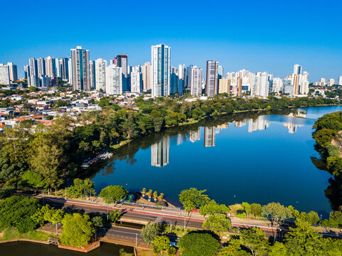 Londrina PR - Aerial view of Lake Iap&oacute; and the city center of Londrina, Paran&aacute;.