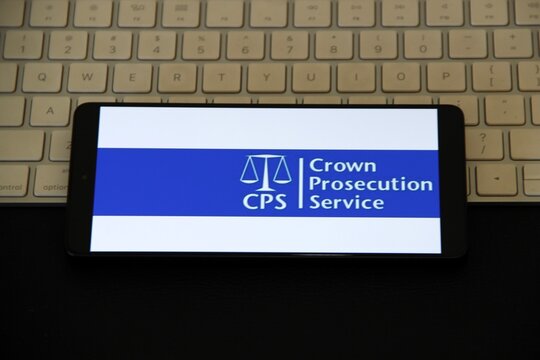 CPS - Crown Prosecution Service - Ag&ecirc;ncia p&uacute;blica respons&aacute;vel pela condu&ccedil;&atilde;o de processos criminais na Inglaterra e no Pa&iacute;s de Gales . &Eacute; chefiado pelo Diretor de Acusa&ccedil;&atilde;o P&uacute;blica.