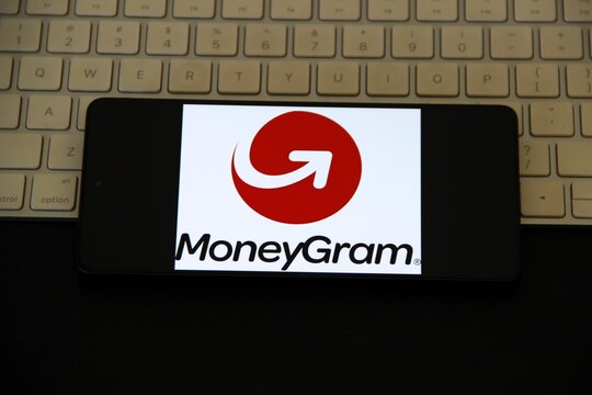 MoneyGram International, Inc. Empresa estadunidense de pagamentos P2P cross-border e transfer&ecirc;ncia de dinheiro com sede nos Estados Unidos e sede em Dallas, Texas.