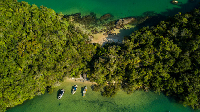 Ilha da Cotia em Paraty patrim&ocirc;nio da humanidade, exuberante, aguas l&iacute;mpidas, mata atl&acirc;ntica