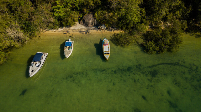 Ilha da Cotia em Paraty patrim&ocirc;nio da humanidade, exuberante, aguas l&iacute;mpidas, mata atl&acirc;ntica