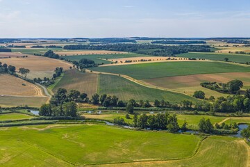 Obraz premium Sommerlicher Ausblick auf Weiltingen in der Region Hesselberg in Mittelfranken