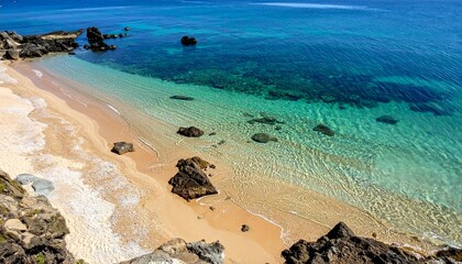 Obraz premium Stunning coastal paradise - Turquoise waters meet golden sands, a serene beach scene.