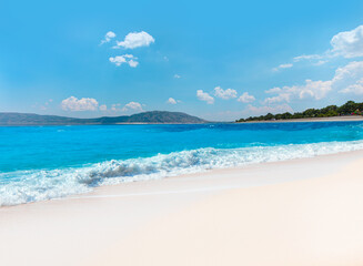 Obraz premium Beautiful landscape with Salda white sand beach - Salda Lake, Burdur