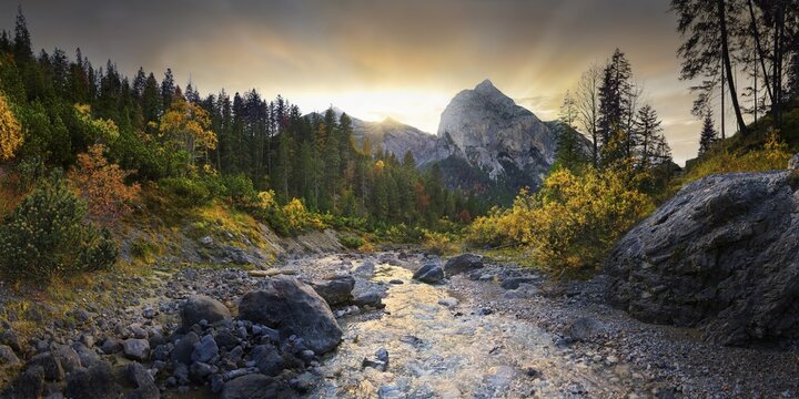 Plumsbach in the autumnal Engtal at sunset, Hagelh&uuml;tten, Engtal, Karwendel, Pertisau, Hinterri&szlig;, Tyrol, Austria