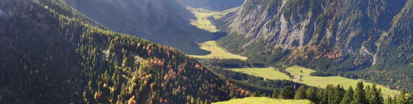 View to Eng Alm and Gro&szlig;er Ahornboden, Hasentalalm, Engtal, Karwendel, Pertisau, Hinterri&szlig;, Tyrol, Austria