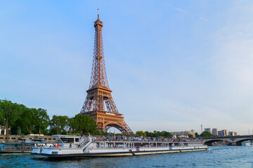 Fototapeta premium eiffel tour over Seine river