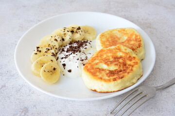 Cottage Cheese Pancakes with Bananas and Cream