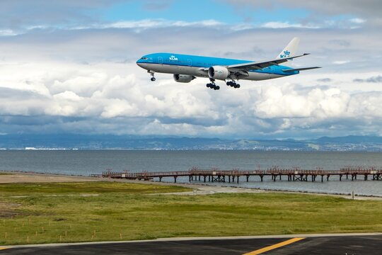 KLM airplane landing near San Francisco Bay runway