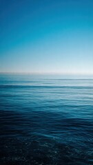 Obraz premium Vast Blue Ocean and Clear Sky Horizon