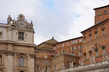 Fototapeta premium Rome. Italy; December 30, 2025: St. Peter's Square and the facade of St. Peter's Basilica in Vatican City.
