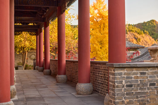 A quiet veranda in fall