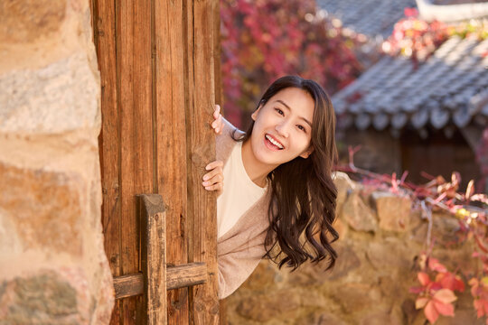 A bubbly young woman 