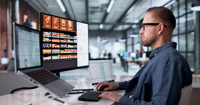 Store Manager Analyzes Supermarket Shelf Arrangement Using Digital Planogram