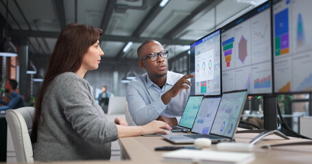 Obraz premium Young African American Business Analyst