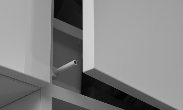 A small system for opening and closing cabinets with a magnetic lock.