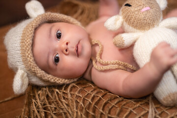 primo piano a neonato durante shooting su set new born © Giovanni Laudicina