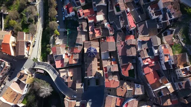 Vista a&eacute;rea cenital de Cortes de Pallas en Valencia , Espa&ntilde;a